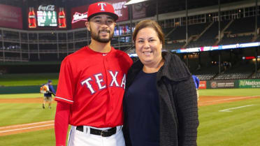 Hawaii's Kiner-Falefa reflects on Father's commitment to MLB dreams