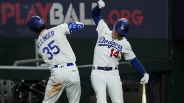 Cody Bellinger had surgery on right shoulder, expected 10 week recovery -  Fake Teams