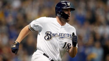 Report: Mike Moustakas, Brewers Agree to 1-Year Contract Worth $10