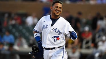 Gabriel Moreno knocks first MLB hit in Blue Jays debut