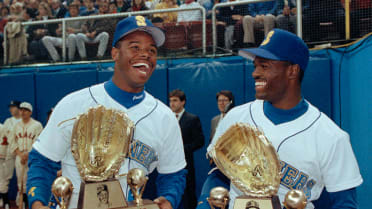 Seattle Mariners on X: Ken Griffey Jr. and Harold Reynolds in 1989. # Mariners #ThrowbackThursday #tbt  / X