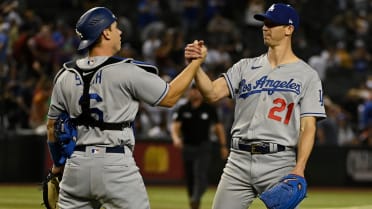 Los Angeles Dodgers pitcher Walker Buehler (21) prepares to pitch during a  MLB baseball game against the Detroit Tigers, Sunday, May 1, 2022, in Los A  Stock Photo - Alamy