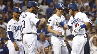 Los Angeles Dodgers' Justin Turner (21) stands at first base