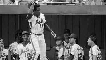 Mets Honor Legends: Gooden and Strawberry Jersey Numbers Set to Shine  Forever, Club Mate