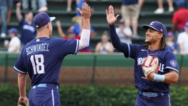 Michael Hermosillo hits homer in first Cubs start