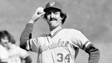 MILWAUKEE BREWERS CLASSIC ROLLIE FINGERS HANDLEBAR MUSTACHE HALL OF FAME  MEMBER