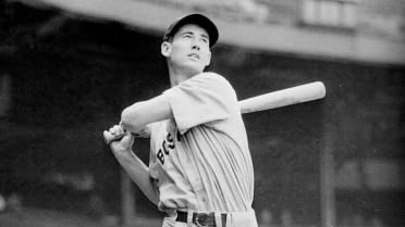 BaseballHistoryNut on X: Here's a young Ted Williams with the San Diego # Padres  / X