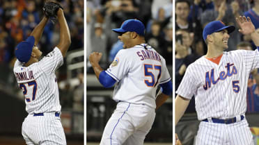 Twins great Johan Santana honors Pablo López prior to ceremonial first  pitch in ALDS Game 3
