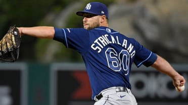 Hunter Strickland blows save in ninth as Giants fall to Marlins