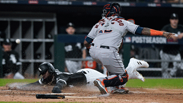 Chicago White Sox's Yasmani Grandal says he didn't intentionally get in way  of throw to home as Houston Astros claim interference - ESPN