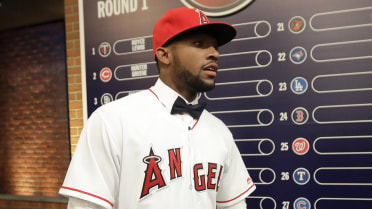 Angels sign first-round pick Jo Adell