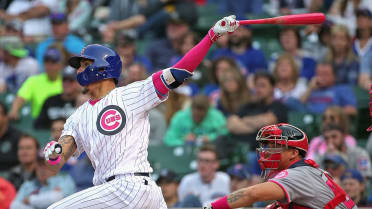 Cubs' Javier Baez Sweeps Nationals Wearing Pink Nikes For Mother's Day  Tribute