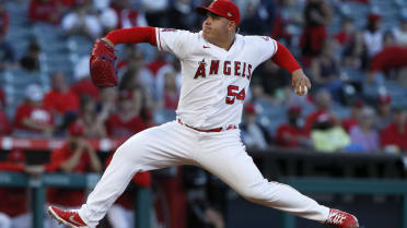 Angels blown out by Rangers in another rough game for José Suarez