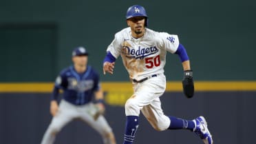 World Series: Los Angeles Dodgers' Victor Gonzalez ends Tampa Bay Rays  innings with 'unbelievable' double play - BBC Sport