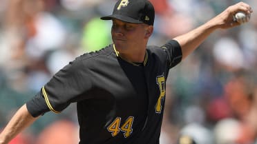 Which MLB star thinks Tony Watson is the game's best lefty reliever?