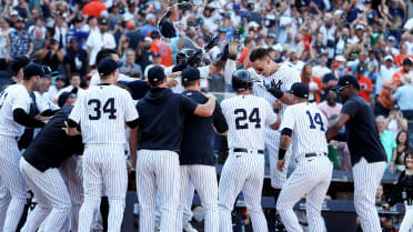 Yankees stun Astros, 7-6, on Aaron Judge's walk-off, Aaron Hicks' homer -  Pinstripe Alley