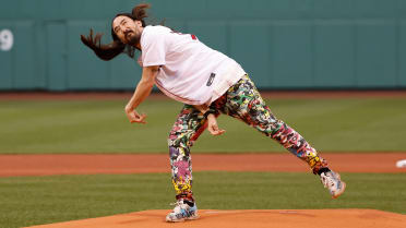 Niskayuna boy throws first pitch at Red Sox game