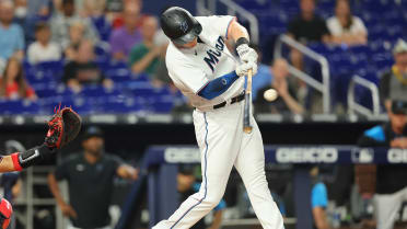 Marlins ganan 6-4 a Piratas; Cooper dispara jonrón