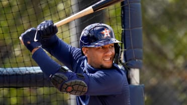 Astros' Aledmys Diaz hopes healthy outlook will make an impact this season