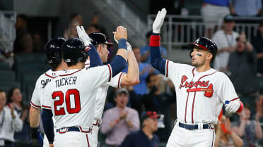 Watch: Dansby Swanson swat his first homer in a Chicago Cubs uniform