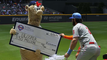 Video: Braves mascot Blooper tricks Manny Machado into signing away $300  million - NBC Sports