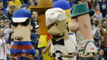 Racing Sausages at Miller Park, Milwaukee Brewers Editorial Stock