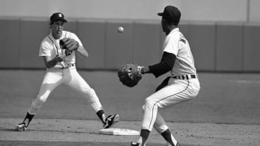 Looking for this 1984 World Series picture of Alan Trammell :  r/motorcitykitties