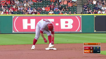 Ken Griffey Jr. Wears Retro Nike Shoes at Home Run Derby - Sports