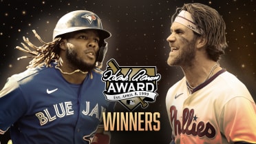 Bryce Harper wins 2021 Hank Aaron Award in NL