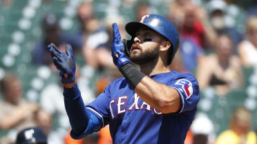 Joey Gallo gets into Twitter feud with Willie Calhoun over missing