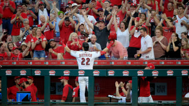 Watch: Derek Dietrich pimped this home run so hard