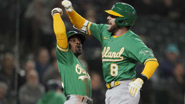A's were confident before Jed Lowrie's 2-run walk-off HR: 'We thought we're  going to win the game' - The Athletic