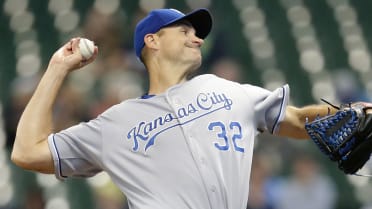 Chris Young delivers for Royals on Father's Day against Tigers