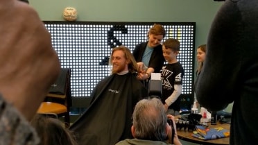 White Sox's Michael Kopech cuts his hair for charity