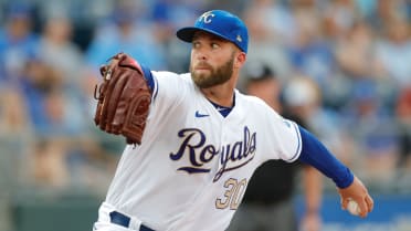 Royals' Danny Duffy honors Yordano Ventura with number swap