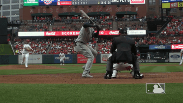 Tatis Jr. crushes homer, drops bat