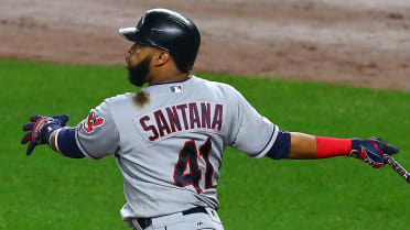 Indians extend qualifying offer to Carlos Santana