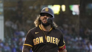 Column: Wheels of Padres catcher Jorge 'The Bear' Alfaro wow teammates -  The San Diego Union-Tribune