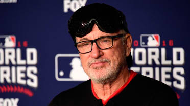 Joe Maddon blends old-school with new-age ideas