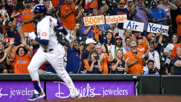 Yordan Alvarez turns clutch double play in win vs. Royals