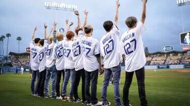 2015 Dodgers Korea Night to Feature Kimchi Dogs, K-pop - Character