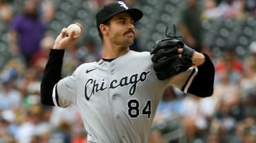 Dylan Cease balks in the 5th, 08/16/2022