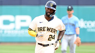 Milwaukee Brewers in talks with Andrew McCutchen, per report