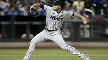 Ump Job: Marlins pitcher called for 3 balks in the same inning