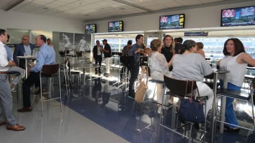 AUCTION ALERT > 2 Delta Suite Tickets for New York Yankees vs