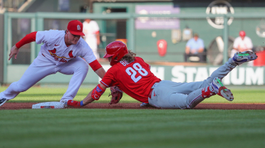 Phillies' Alec Bohm dislocates ring finger, may avoid IL