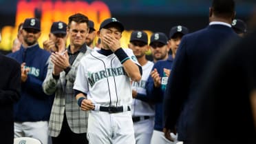 Baseball: Ichiro honored in Seattle, thanks fans in English