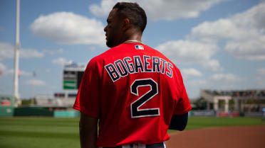 Xander Bogaerts sore right shoulder