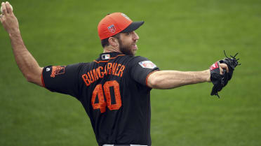 Quick Shots: Giants pitcher Madison Bumgarner great but unpredictable