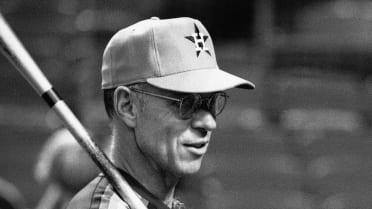 MLB Pirates: Former player and coach Bill Virdon, dead at 90